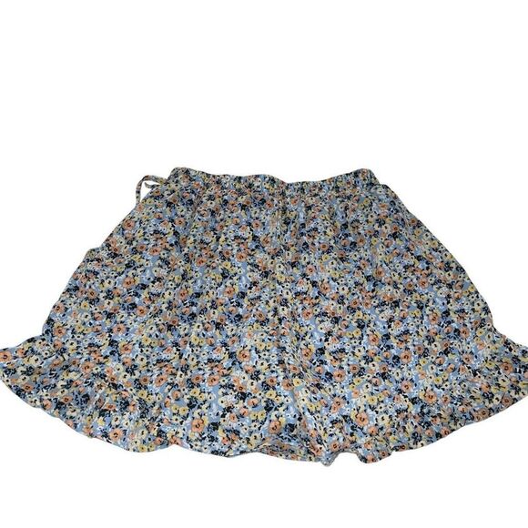 Sienna Sky Floral Lightweight Pull On Shorts - Size Small - Picture 2 of 9